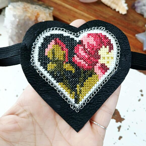 OOAK Rose Heart Beaded Eye Patch, Adjustable Costume Accessory Vision Ocular Aid - Picture 5 of 5